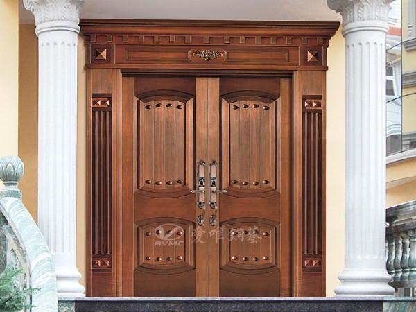 銅大門廠家可以設(shè)計與業(yè)主別墅風(fēng)格相對應(yīng)的銅門